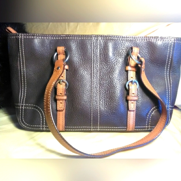 LEATHER COACH PURSE BROWNS OUTSIDE/ PURPLE INSIDE VERY NICE CONDITION - Picture 1 of 13